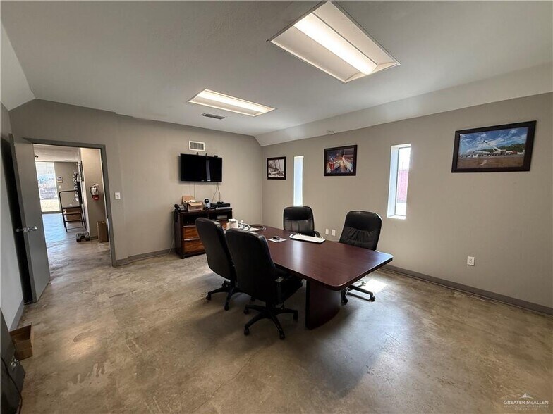 More Photos Of 110 E Expressway 83, La Feria Warehouse For Sale