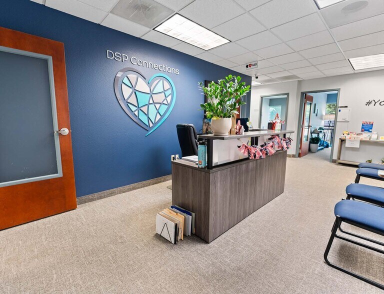 More Photos Of 3220 State St, Salem Office For Sale