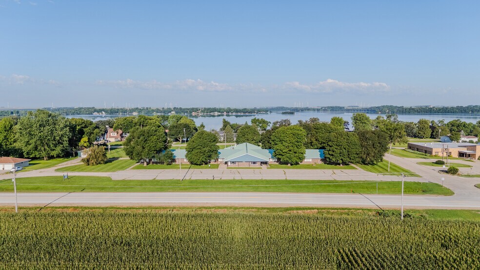 More Photos Of 1304 S Market St, Lake Park Rehabilitation Center For Sale