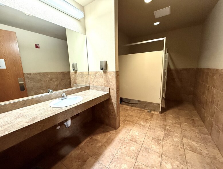 More Photos Of 8321 Sangre de Cristo Rd, Littleton Office For Lease