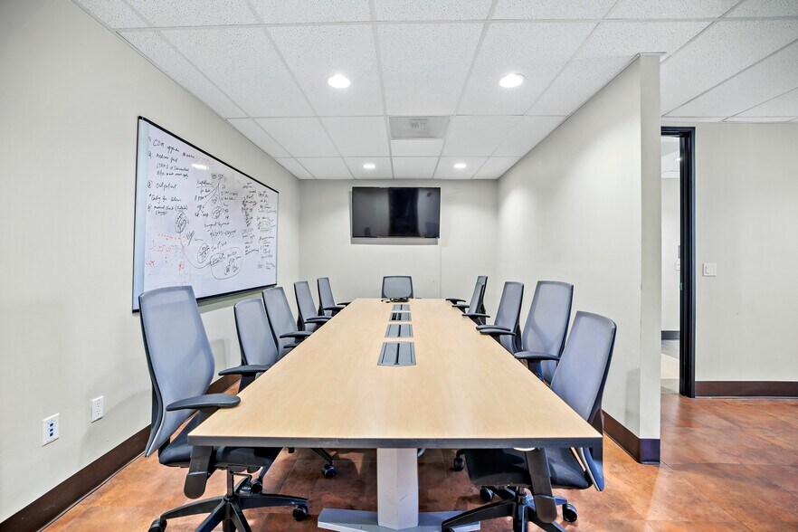 More Photos Of 8338 West Ln, Stockton Office For Sale