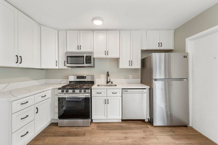 More Photos Of 4924-4926 Iroquois Ave, San Diego Specialty For Sale