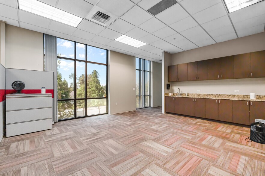 More Photos Of 150 E Holt Blvd, Ontario Medical For Sale