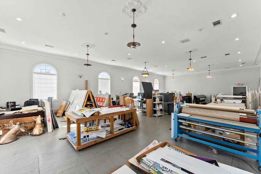 More Photos Of 221 Clayton St, Lawrenceville Office For Lease