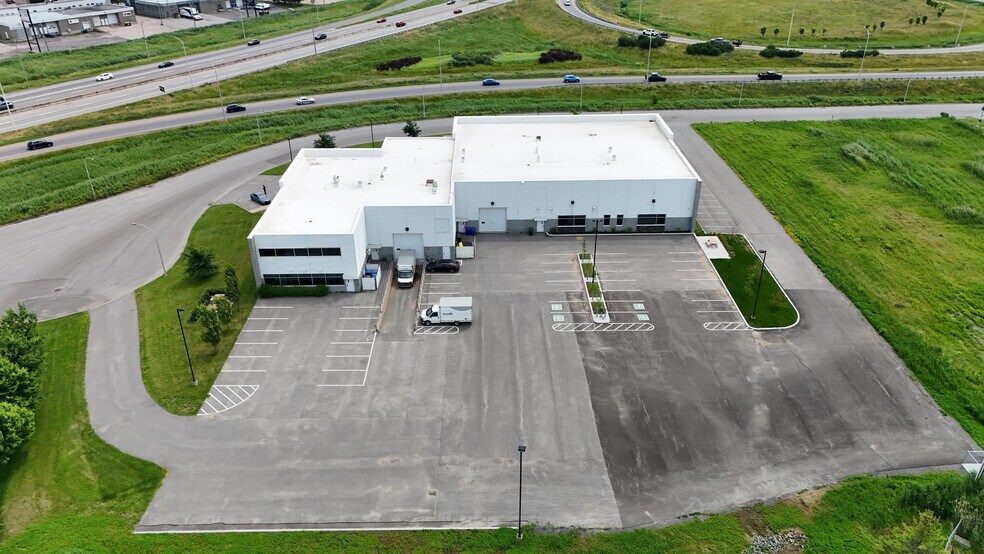 More Photos Of 6100-6140 Rue Christophe-Pelissier, Trois-Rivières Office For Lease