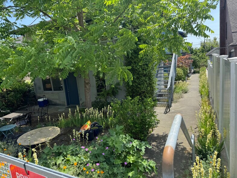 More Photos Of 1822 S King St, Seattle Apartments For Sale