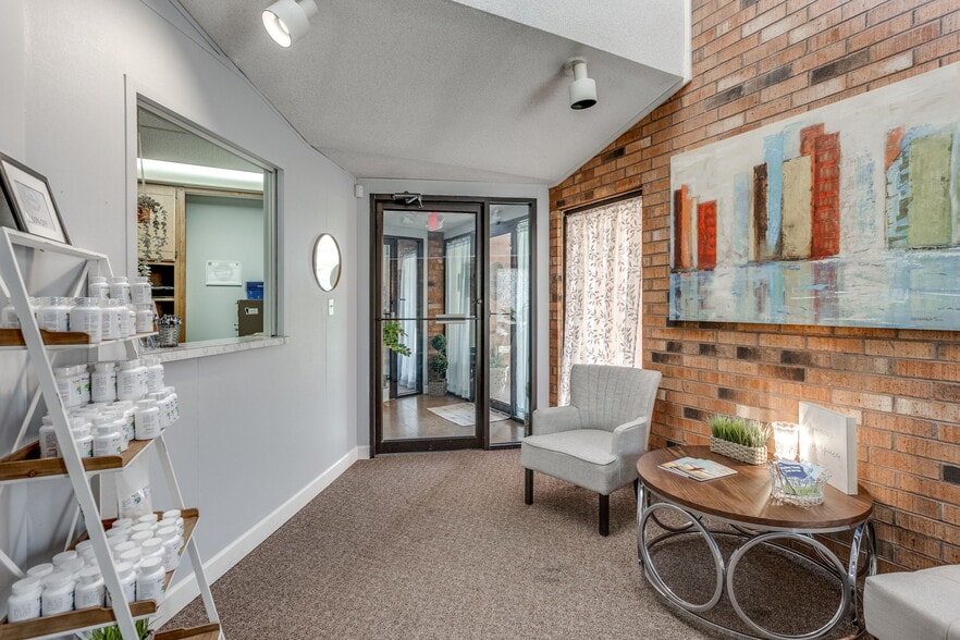 More Photos Of 20 E Dunloup Rd, Shawnee Medical For Sale