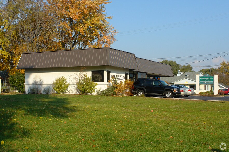 More Photos Of 1553 Alpine Ave NW, Grand Rapids Medical For Sale