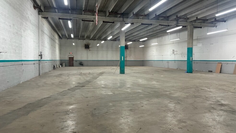More Photos Of 2305 NW 150th St, Opa Locka Warehouse For Sale