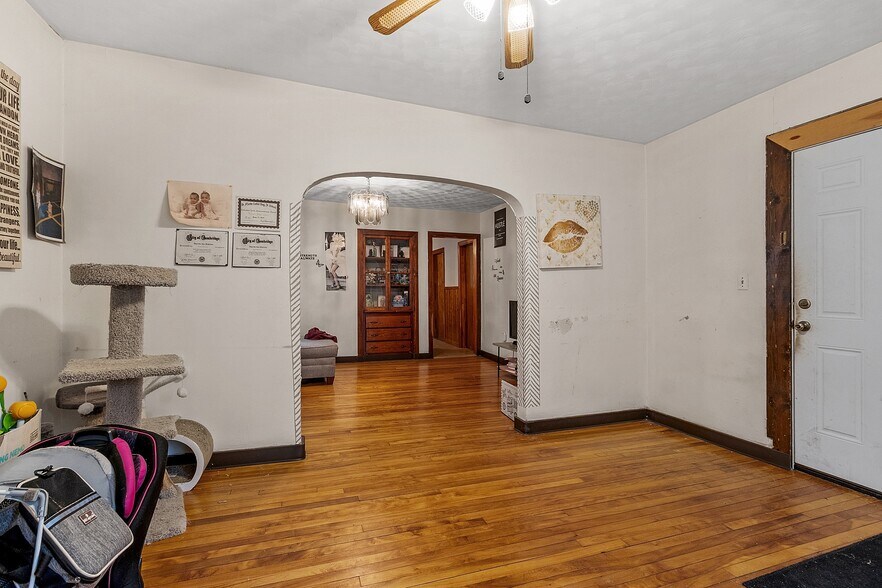 More Photos Of 13 Groton Pl, Worcester Apartments For Sale
