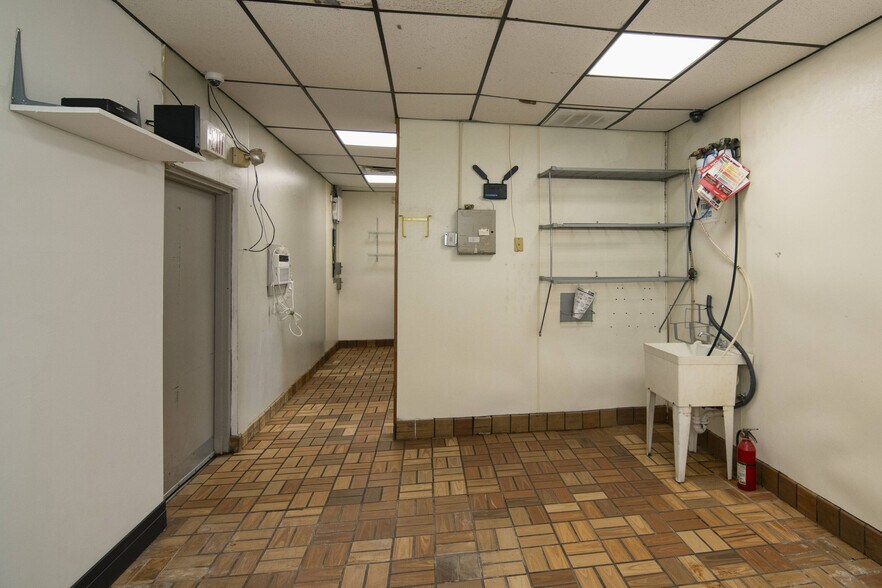 More Photos Of 1931 Alta Dr, Alderson General Retail For Sale