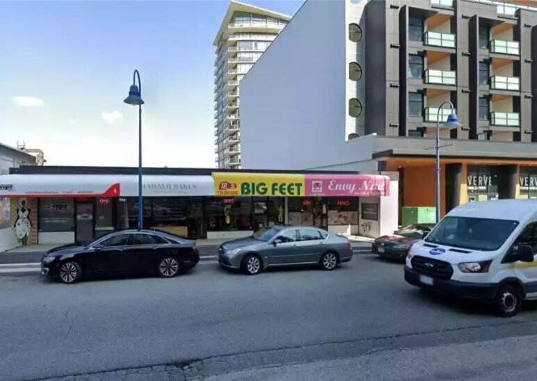 Primary Photo Of 1468 Johnston Rd, White Rock General Retail For Sale