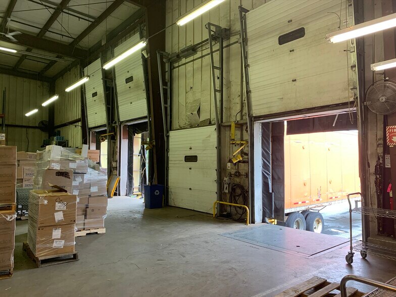 More Photos Of 3001 N 7th St, Harrisburg Warehouse For Sale