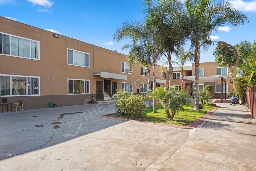 725 Orange Ave, Long Beach, CA 90813 Apartments For Sale