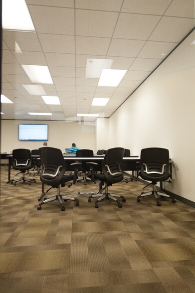 More Photos Of 100 N Stanton St, El Paso Office For Lease