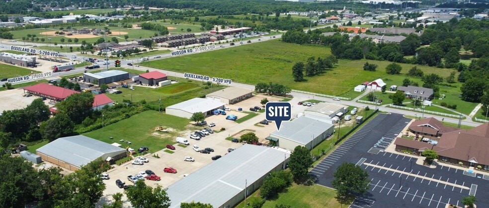 More Photos Of 1719 Acorn Dr, Rogers Warehouse For Lease