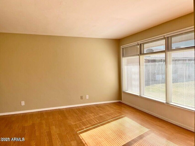 More Photos Of 7113-7117 N 54th Ave, Glendale Apartments For Sale