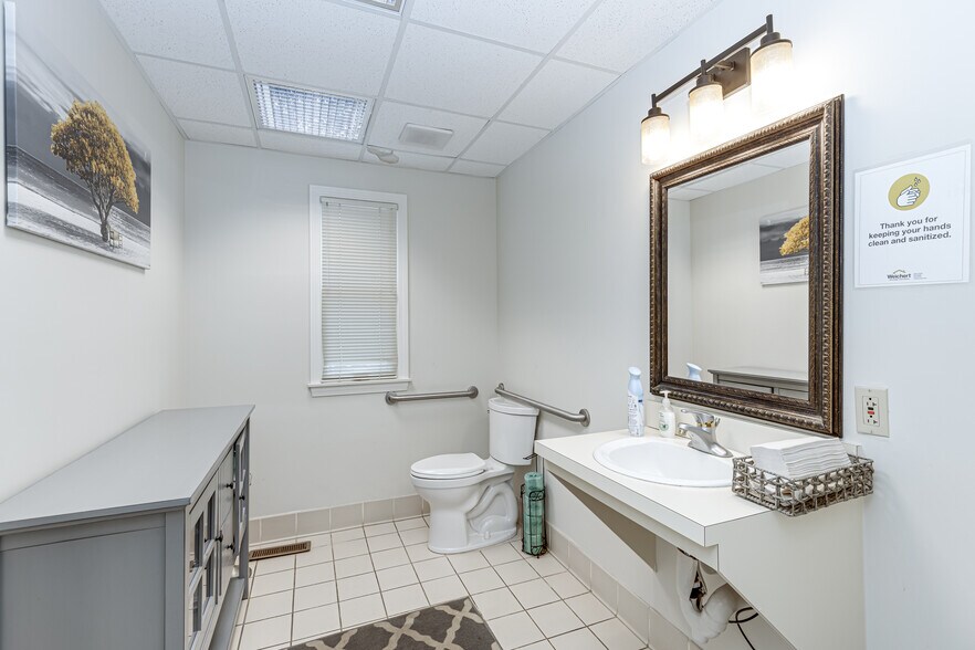 More Photos Of 221 S Main St, Flemington Office For Sale