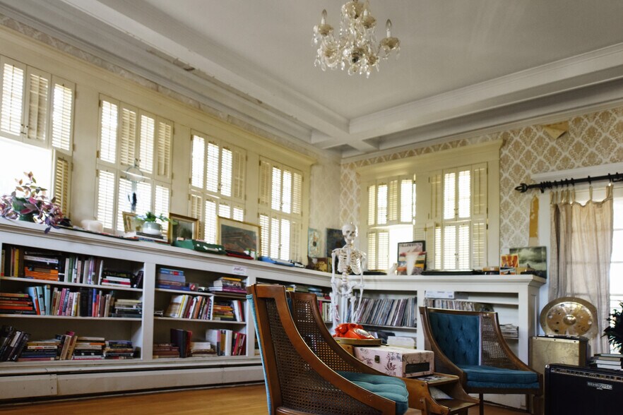 More Photos Of 200 E Vista St, Bisbee Movie Radio TVStudio For Sale