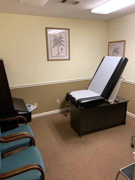 More Photos Of 1239 Russell Pkwy, Warner Robins Office For Sale