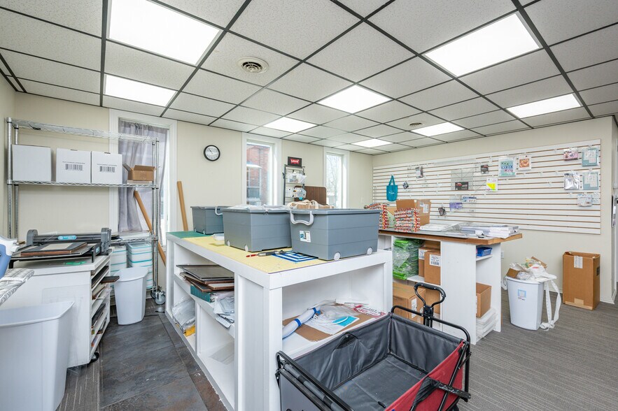 More Photos Of 17 Main St SE, Bondurant Freestanding For Sale