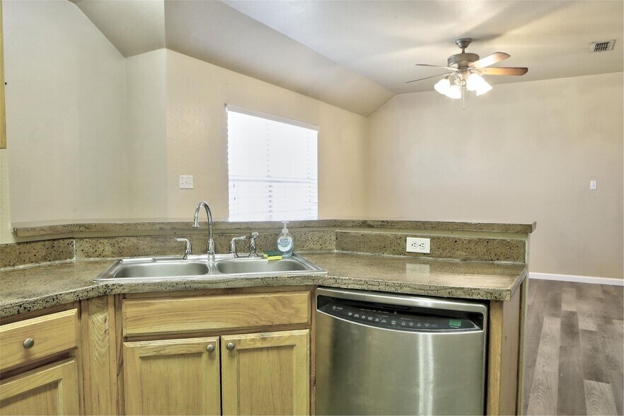 More Photos Of 141 Lindas Creek Ln, Weatherford Multifamily For Sale