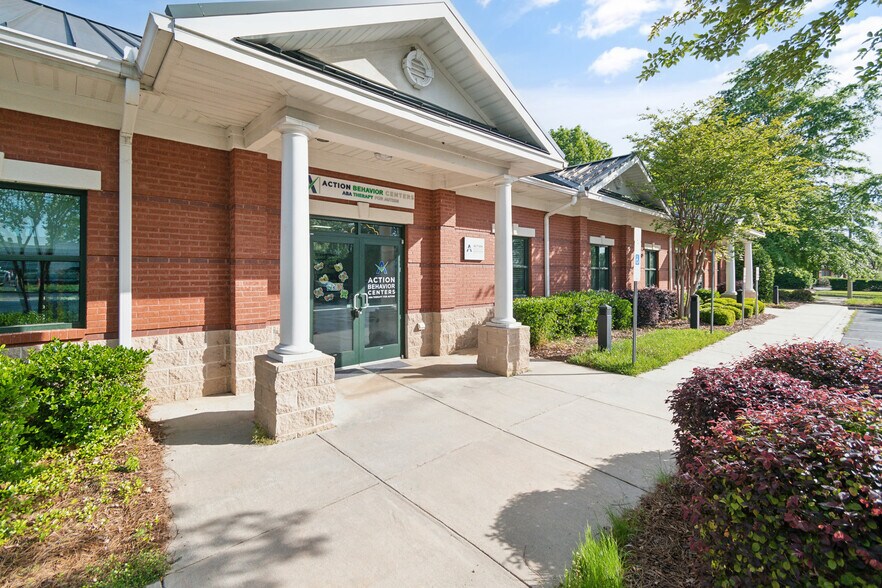 More Photos Of 13310 S Ridge Dr, Charlotte Medical For Sale