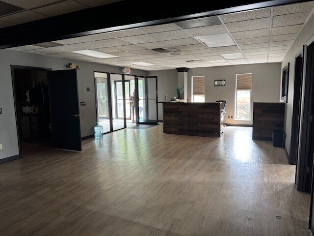More Photos Of 15-43 Falls Ave, Oakville Warehouse For Lease