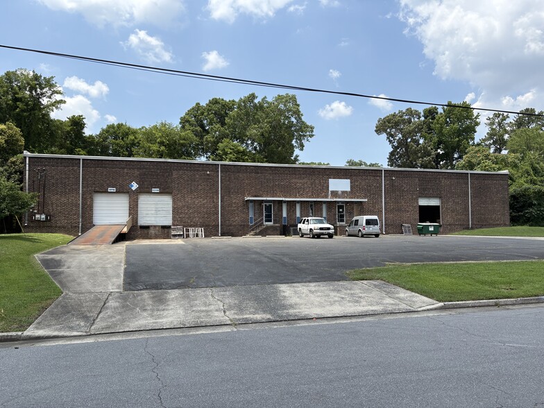 Primary Photo Of 515-517 Enterprise Dr, Charlotte Warehouse For Lease