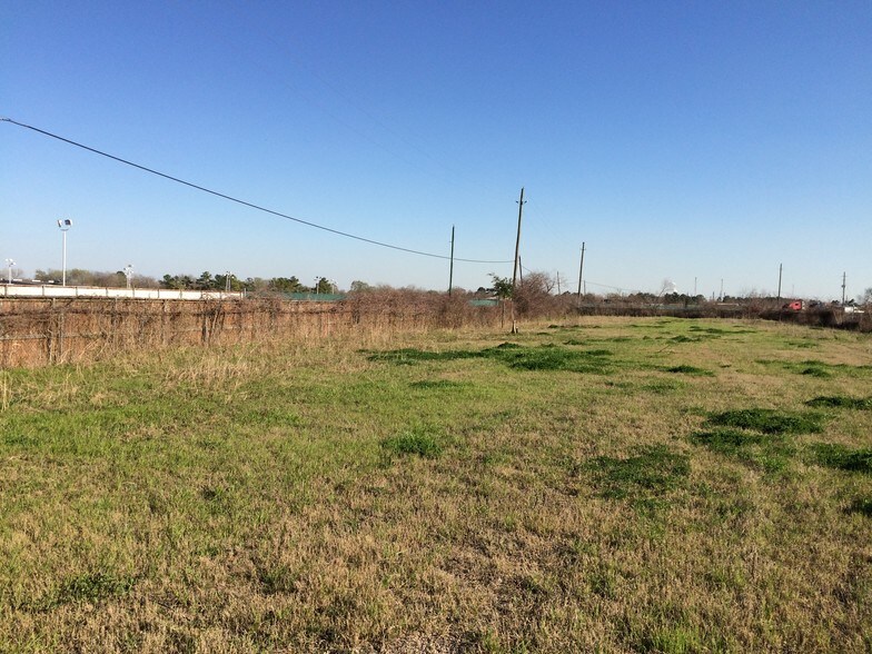 More Photos Of 16570 Beaumont Hwy, Houston Land For Lease