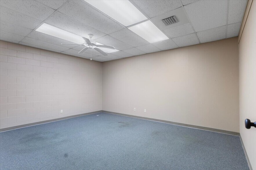 More Photos Of 9846 State Highway 31 E, Tyler Medical For Sale
