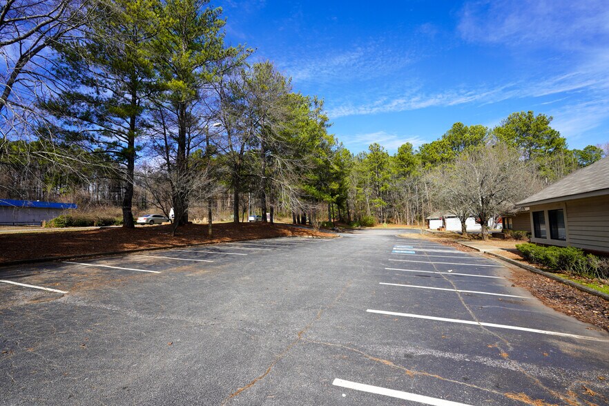 More Photos Of 2950 Stone Hogan Connector Rd SW, Atlanta Medical For Sale