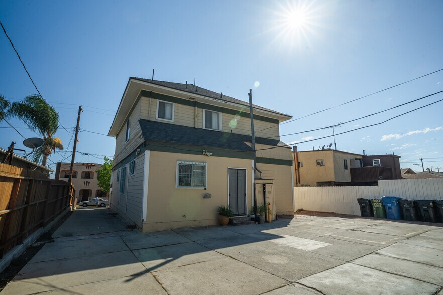 More Photos Of 252 W 11th, San Pedro Apartments For Sale