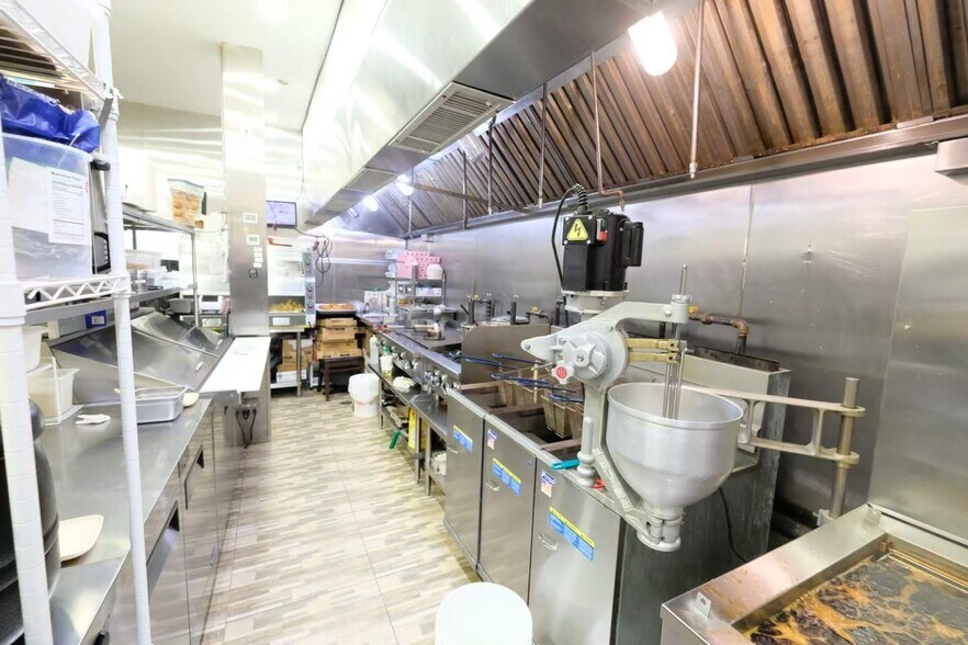 More Photos Of 1351 Forest Ave, Staten Island Storefront For Sale