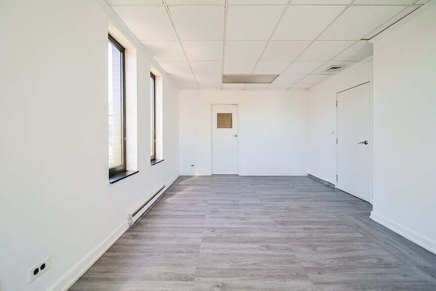 More Photos Of 1625 Anderson Ave, Fort Lee Medical For Lease