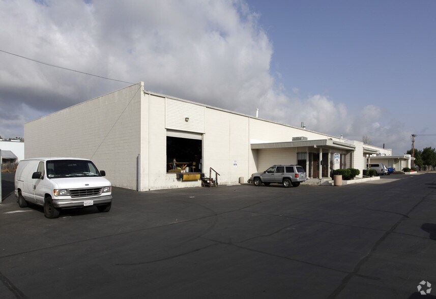 More Photos Of 943-959 Vernon Way, El Cajon Warehouse For Lease