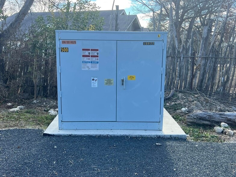 More Photos Of 203 Goat Creek Cutoff Rd, Kerrville Warehouse For Lease