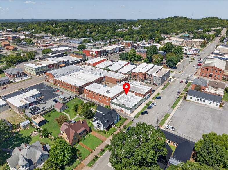 More Photos Of 207 Elk Ave S, Fayetteville Office For Sale