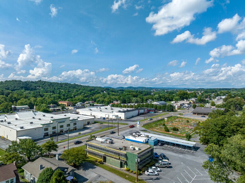 More Photos Of 337 Bluff City Hwy, Bristol Office For Sale