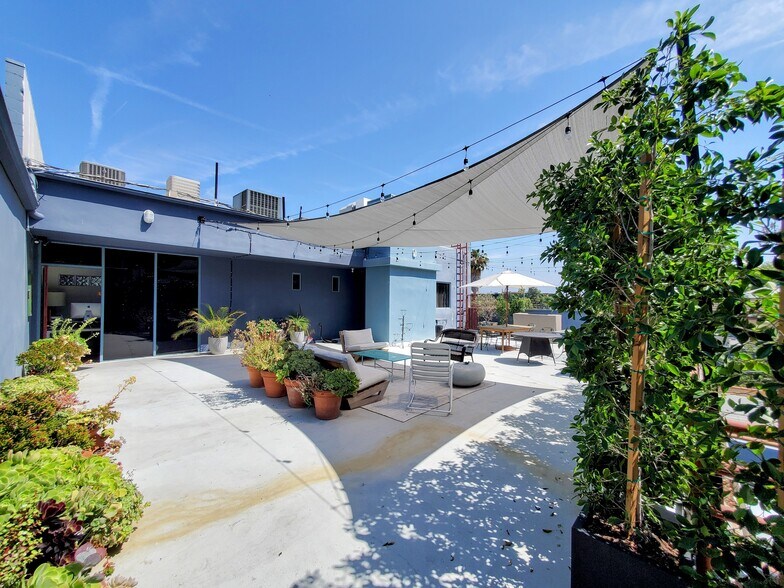 More Photos Of 11426 Ventura Blvd, Studio City Loft Creative Space For Sale