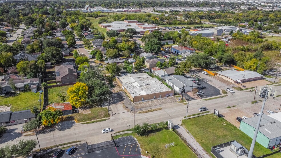 More Photos Of 1018 Shaver St, Pasadena Warehouse For Sale