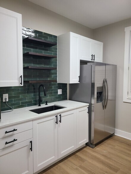 More Photos Of 301 W York St, Savannah Office For Sale