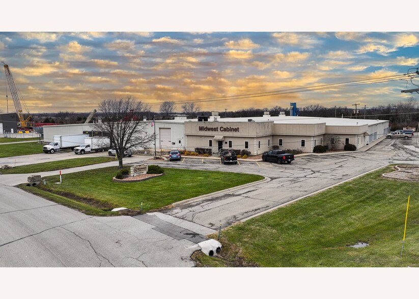 Primary Photo Of 1674 N Industrial Ave, Ottawa Manufacturing For Sale