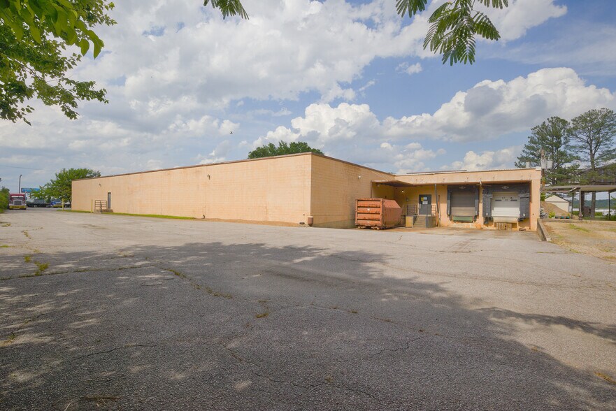 More Photos Of 3405 Commerce Rd, Richmond Warehouse For Sale