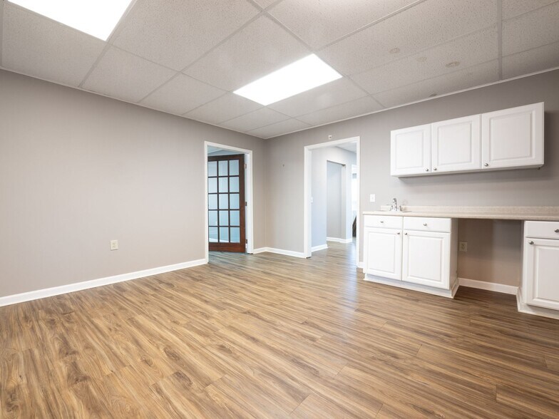 More Photos Of 951 Worthington Woods Loop Rd, Columbus Medical For Lease