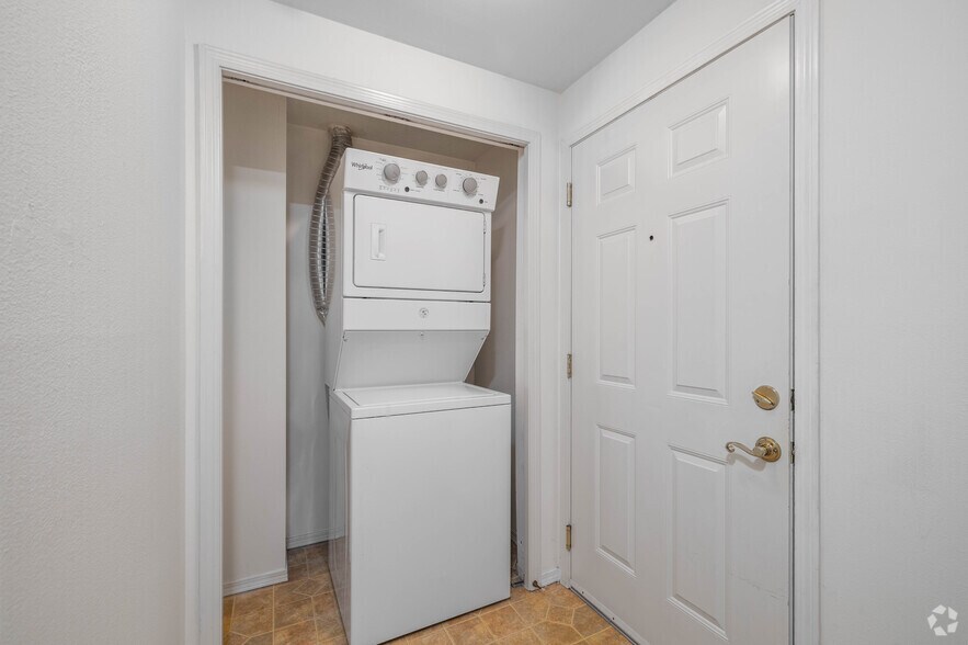 More Photos Of 4719 15th Ave NE, Seattle Apartments For Sale