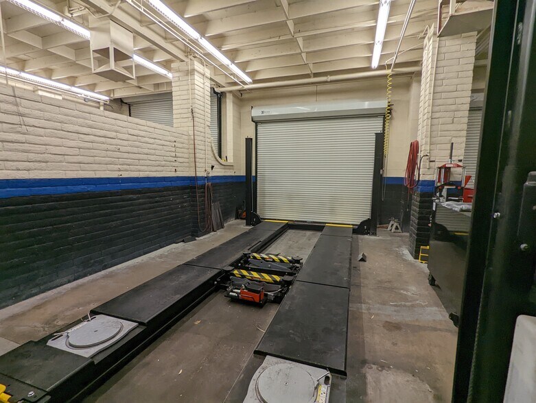 More Photos Of 11819 N Saguaro Blvd, Fountain Hills Auto Repair For Sale