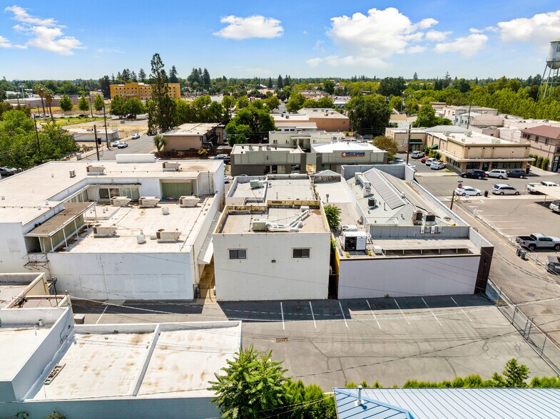 More Photos Of 409 Center St, Yuba City Storefront Retail Office For Lease