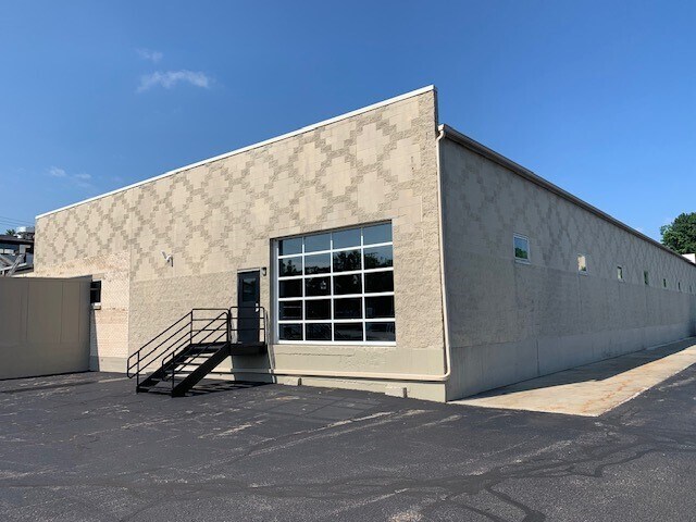 More Photos Of 217 E 24th St, Holland General Retail For Sale