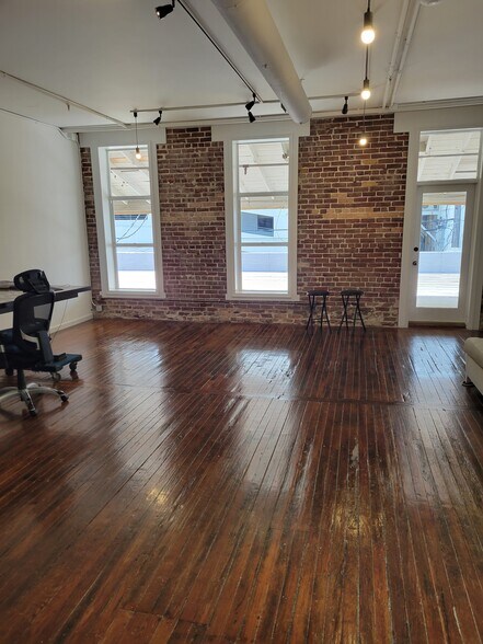 More Photos Of 218-230 Clematis St, West Palm Beach Storefront Retail Office For Lease
